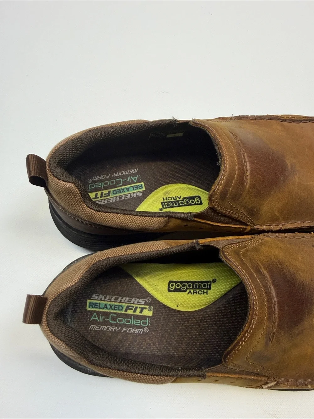 SKECHERS EXPENDED SEVENO MENS 10 BROWN LEATHER SLIP ON LOAFERS 66146